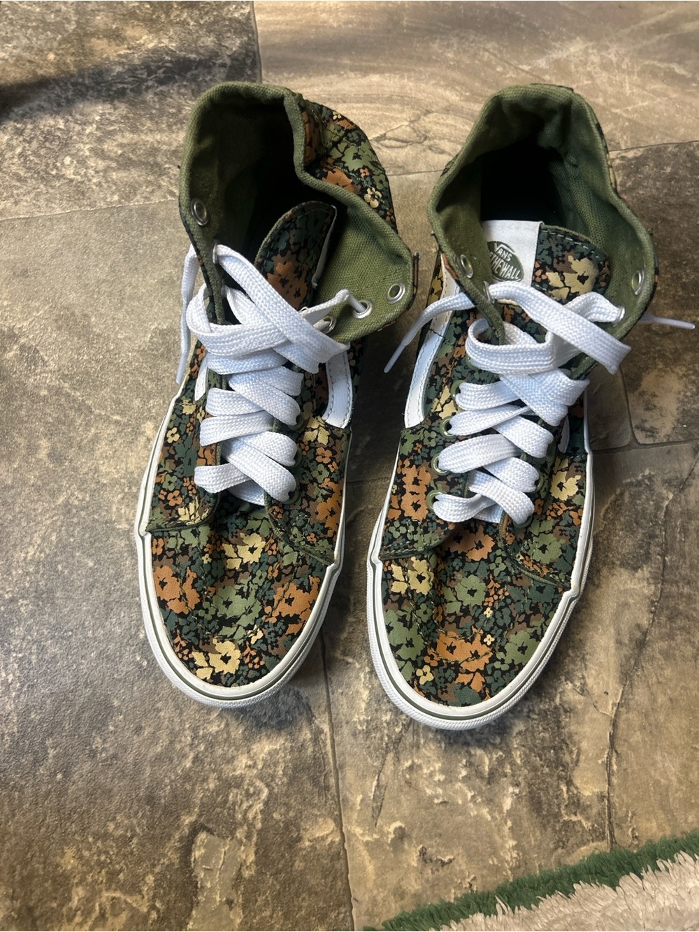Vans Womens High-Top Sneakers in Olive Floral Camo
